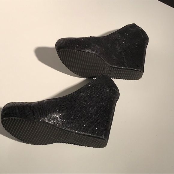 Mia Jem Black Glitter Platform Wedges - Picture 6 of 8